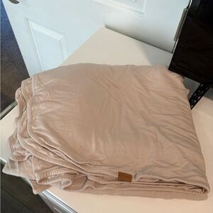 LUXURY BAMBOO WRAP BLANKET - TRAVEL SINGLE SIDED - Blush